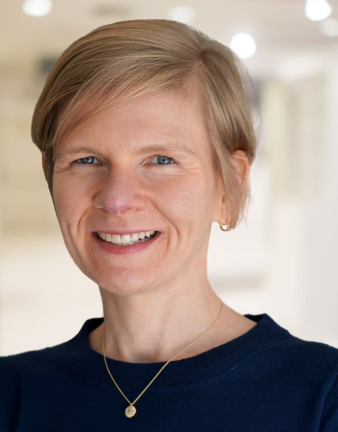 Dr. Amanda Walton Basford Headshot
